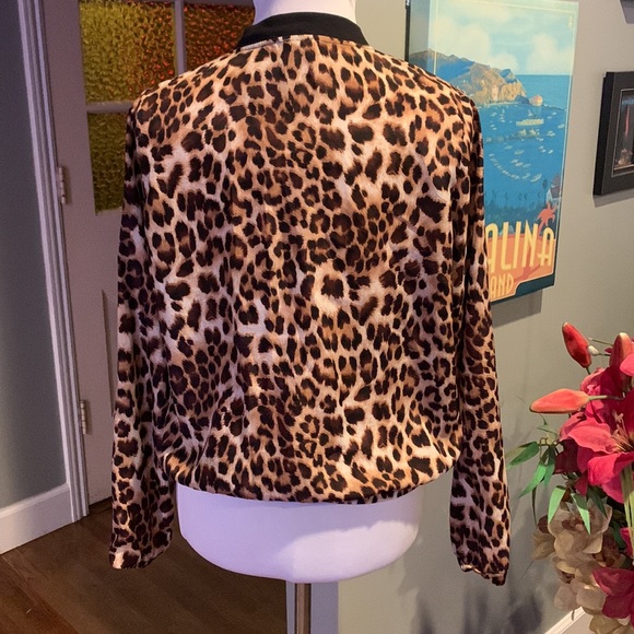 Lightweight Leopard Bomber Jacket - Picture 2 of 5